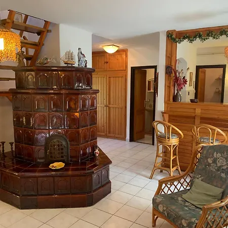 Nyaraló Anna Balatonberény